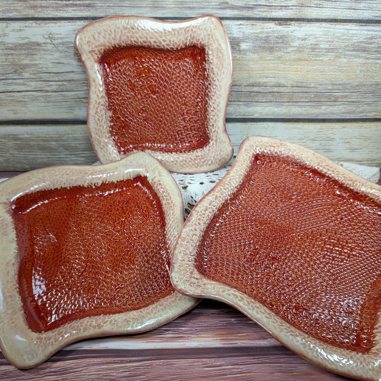 Knit Stitch swoopy square plate (7.5 inch)