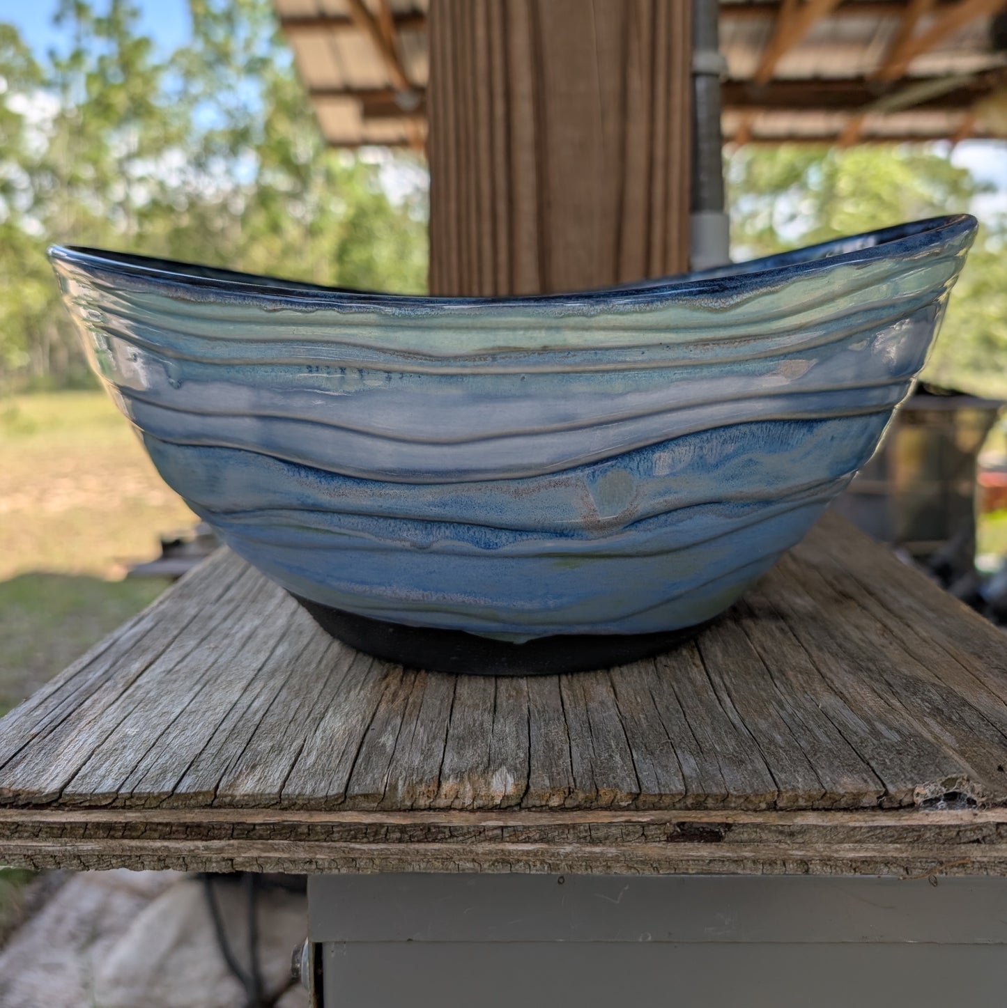 Large serving bowl