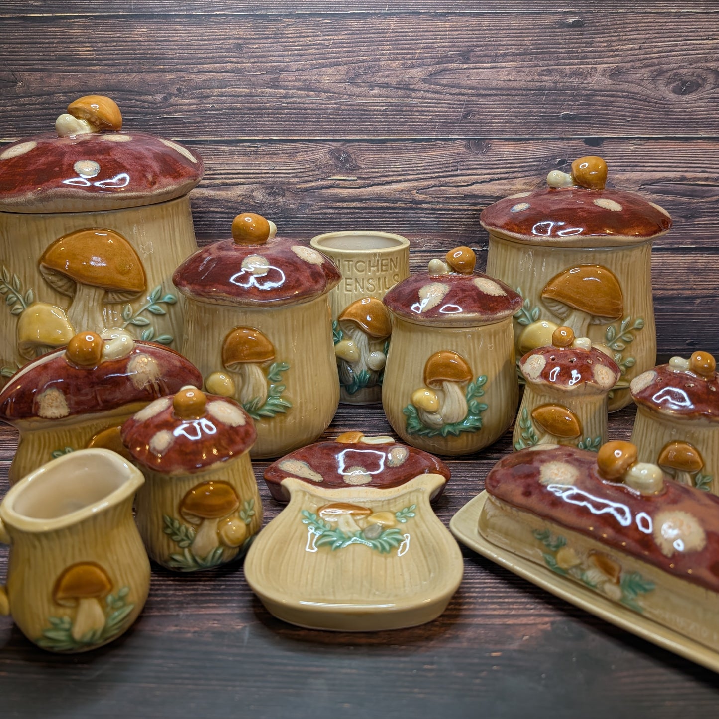 Retro Mushroom salt & pepper shakers (made-to-order, 6-8 weeks)