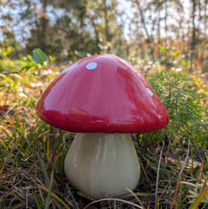 Garden mushroom (8-inch)