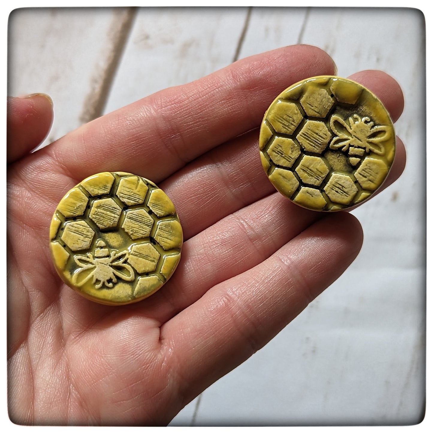 Honeycomb magnet (small)