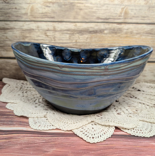 Large serving bowl