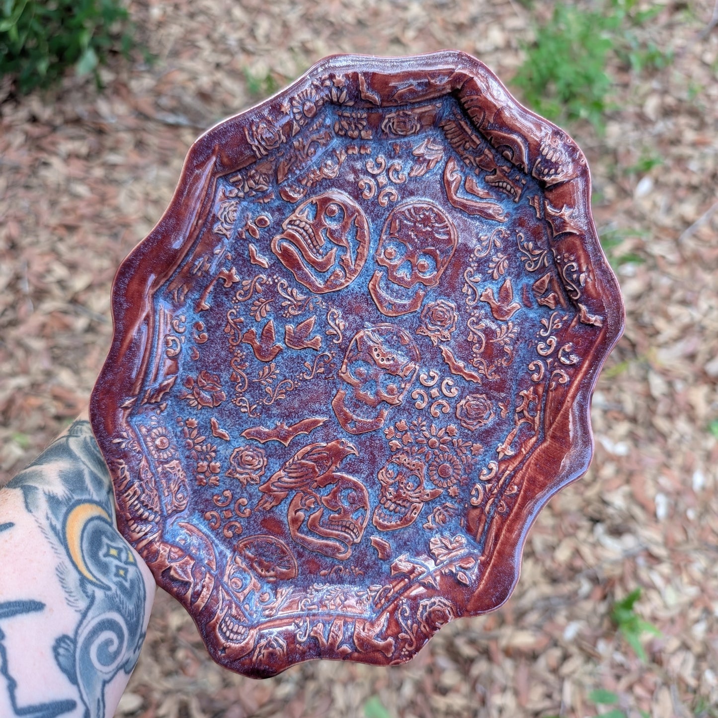 Small oval tray (skulls and sugar skulls)