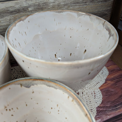 Nesting Mixing bowls (set of three; stoneware)