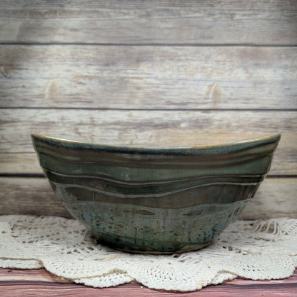 Large serving bowl