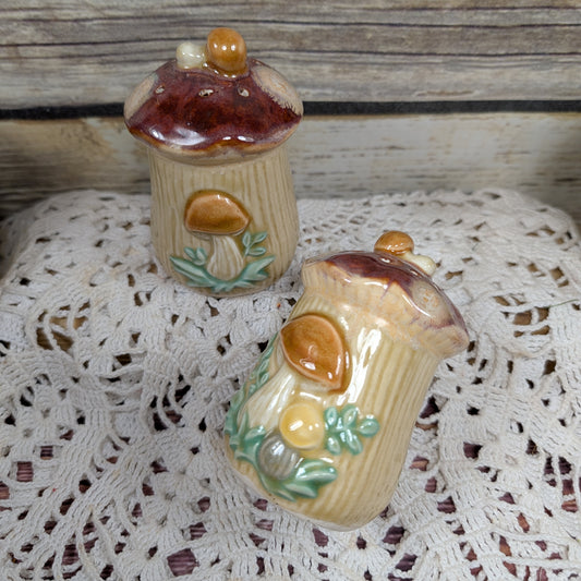 Retro Mushroom salt & pepper shakers (made-to-order, 6-8 weeks)