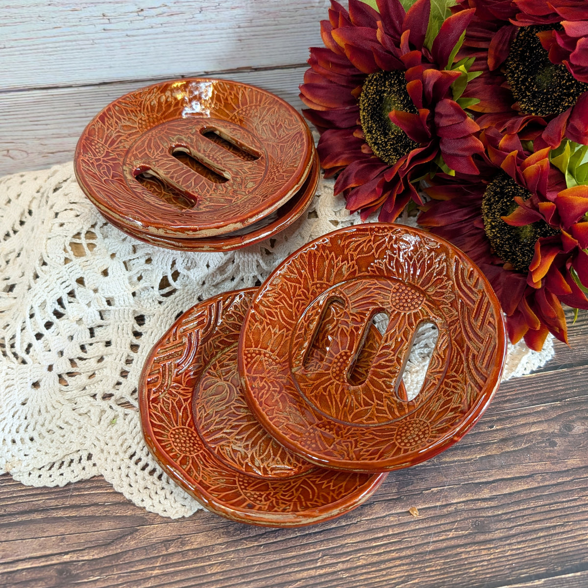 Sunflower soap dish (round; tiered)