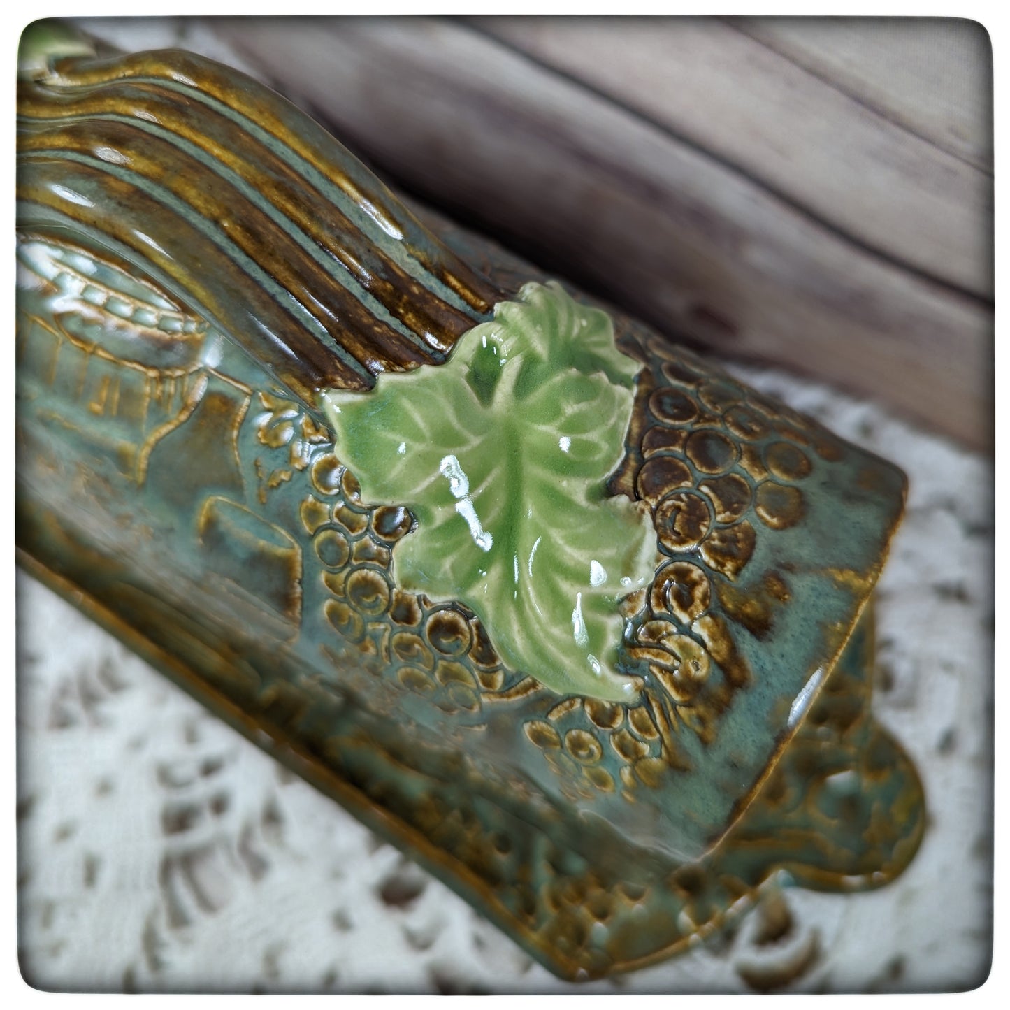 Butter Dish (Grapevine)