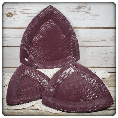 Knit Stitch triangle dish (5.5 inch)