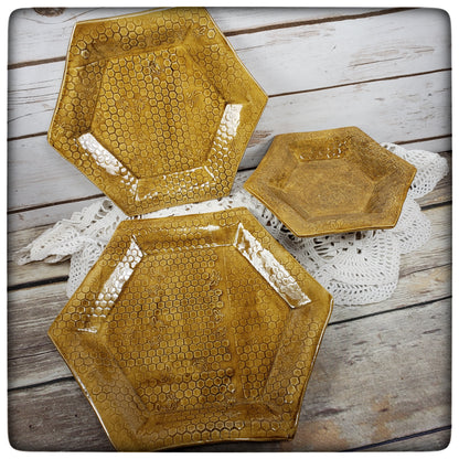 Honeycomb hexagon dish (8.5 inch)