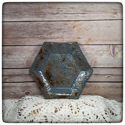 Rabbit hexagon dish (7 inch)